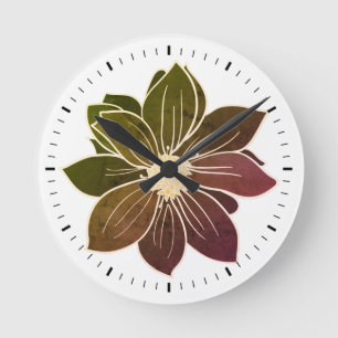 Weiße Umrandung-Blumen-Uhr in dezenten Tönen an de Runde Wanduhr