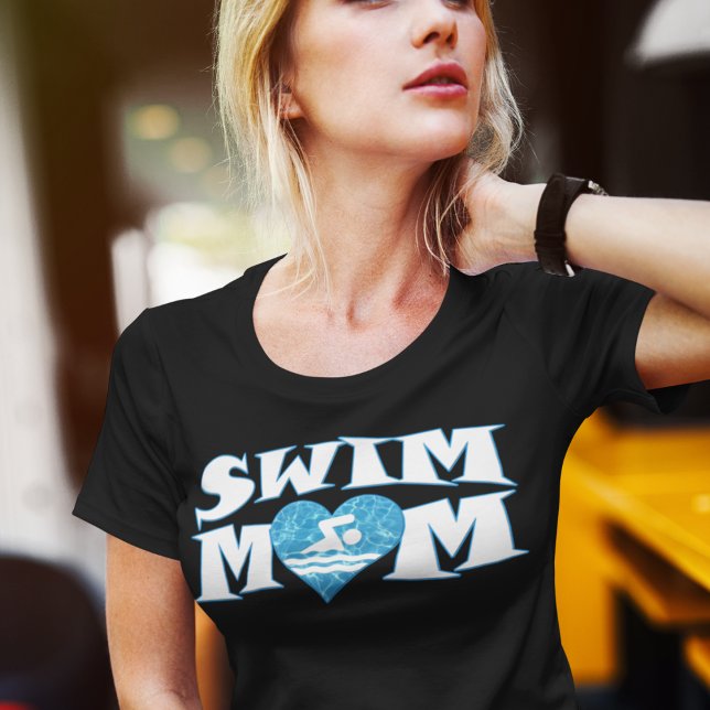 Weiße und blaue Swim-Mama mit Herz Niedlichen Frau T-Shirt (Von Creator hochgeladen)