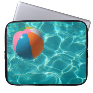 Weiße und farbenfrohe Beachball Laptopschutzhülle