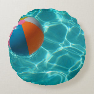 Weiße und farbenfrohe Beachball Rundes Kissen