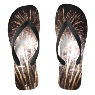 Weiße und goldene Feuerwerke I Patriotische Feier Flip Flops