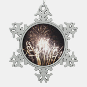 Weiße und goldene Feuerwerke I Patriotische Feier Schneeflocken Zinn-Ornament