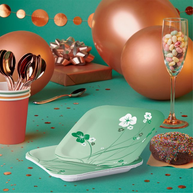 Weiße und grüne Blume Pappteller (Von Creator hochgeladen)