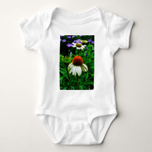 Weiße und orange KoneBlumen Baby Strampler