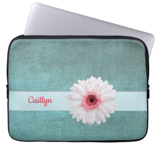Weiße und rosa Daisy auf Türkis Laptopschutzhülle