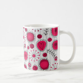 Weiße und rötliche Herzen und Blume mit Blumenmust Kaffeetasse