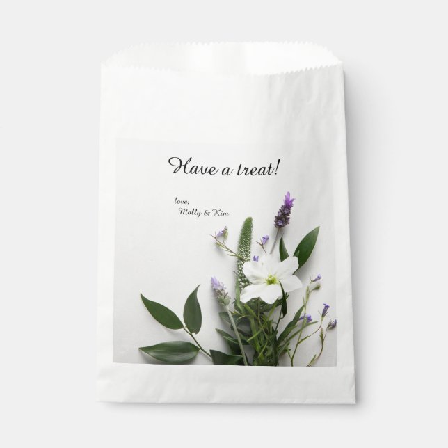 Weiße und violette Blumen, Blätter Geschenktütchen (Vorderseite)