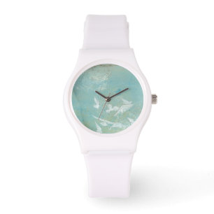 Weiße Vögel, die durch blauen Himmel fliegen Armbanduhr
