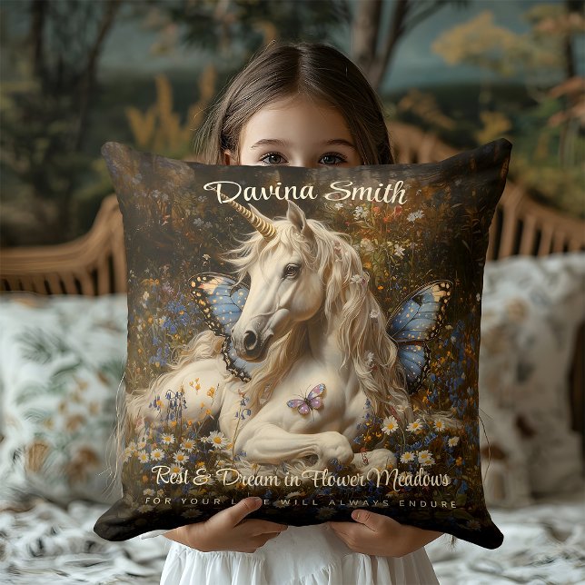 Weiße Wälder Unicorn Blauer Schmetterling Wiese Fl Kissen (Von Creator hochgeladen)
