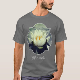 Weiße Wasserlilien-Lotosblüten-Blume  T-Shirt