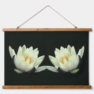 Weiße Wasserlilien-Lotusblumen-Zwillinge Wandteppich Mit Holzrahmen