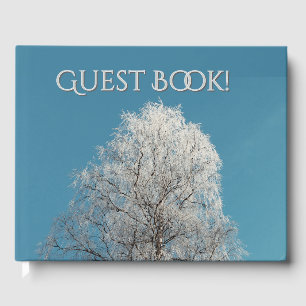 Weiße Weidenbäume gegen wolkenlosen blauen Himmel Gästebuch