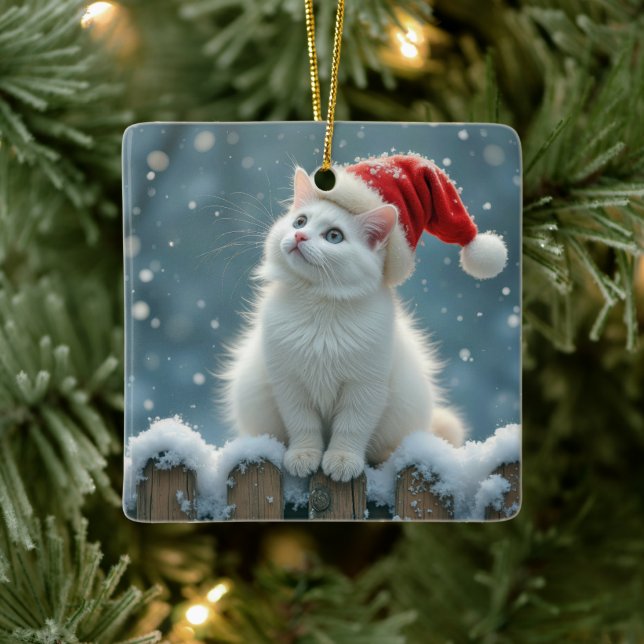 Weiße Weihnachtskatze auf einem Zaun Keramikornament (Baum)