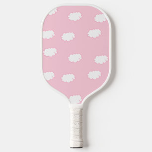 Weiße Wolken auf rosa Pickleball Schläger