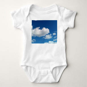Weiße Wolken Baby Strampler