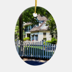 Weiße Zaunlatten Keramikornament