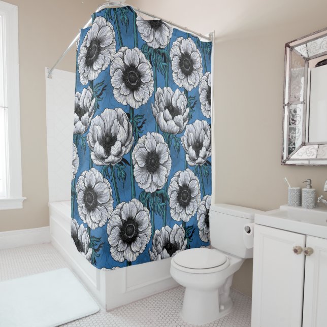 Weißer Anemongarten Duschvorhang (Beispiel)