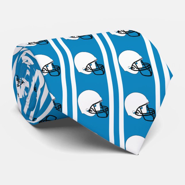 Weißer Fußballhelm auf Med. Blue Necktie Krawatte (Gerollt)