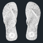 Weißer Glitzer und Diamond Flip Flops<br><div class="desc">Schön und sehr elegant aussehend Drehte Flop Shoes mit Imitaten weiße Diamanten auf einem Imitat weißen Glitzer Hintergrund bereit für Sie mit Ihrem ersten personalisieren. ⭐ Dieses Produkt ist zu 100% benutzerdefinierbar. *****Klicken Sie auf die SCHALTFLÄCHE ANKLICKEN, um hinzuzufügen, zu löschen, zu verschieben, zu verändern, umzudrehen, zu drehen, etc... alle...</div>