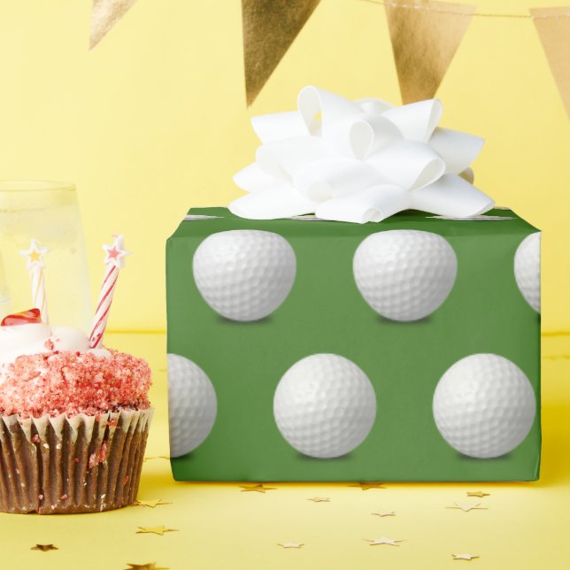 weißer Golfball auf Grün Geschenkpapier (Geburtstagsparty)