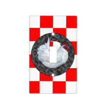 Weißer Hahn auf rotem Karo