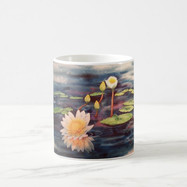 Weißer Kaffee-Tasse mit den Wasserlilien, die Kaffeetasse (Mittel)