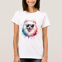 Weißer kleiner Spitz Hund mit Sonnenbrille