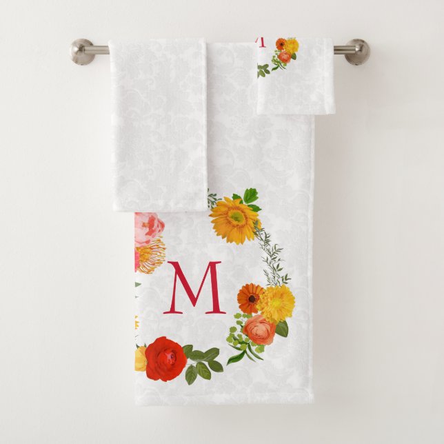 Weißer Kolben und Blumenkranz Badhandtuch Set (Insitu)