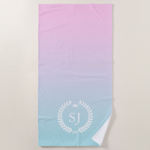 Weißer Lorbeerkranz auf weich rosa bis blau ombre Strandtuch