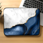Weißer Marmor Gilded Navy Blue Agate Laptopschutzhülle<br><div class="desc">Eleganter weißer Marmor und marineblauer agate vergoldet mit Imitaten goldenen Glitzer verbinden sich in diesem luxuriösen Design.</div>