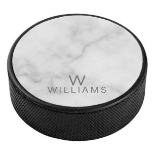 Weißer Marmor mit Personalisiertem Monogramm und N Eishockey Puck