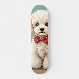 Weißer niedlicher Pudel mit Fliege Skateboard