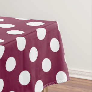 Weißer Polka-Punkte auf Bordeaux Tischdecke
