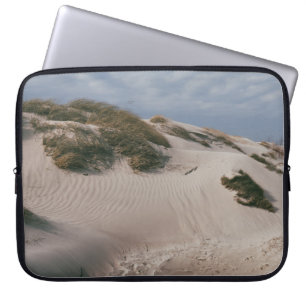 WEIßER SAND UND GRÜNES GRAS FELD LAPTOPSCHUTZHÜLLE