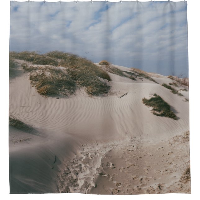 WEISSER SAND UND GRÜNES GRASS FELD DUSCHVORHANG (Vorderseite)