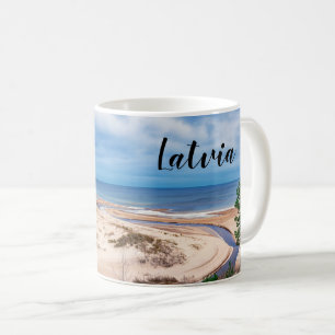 Weißer Sandstrand an der Ostsee in Lettland Kaffeetasse
