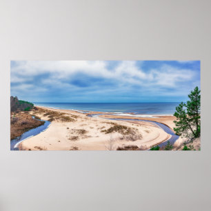Weißer Sandstrand an der Ostsee in Lettland Poster