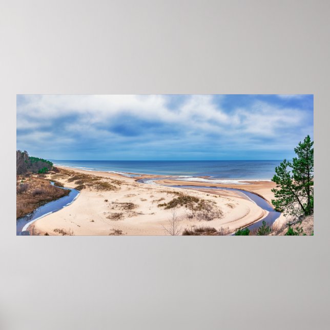 Weißer Sandstrand an der Ostsee in Lettland Poster (Vorne)