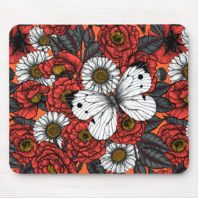 Weißer Schmetterling und Rose Mousepad (Vorne)