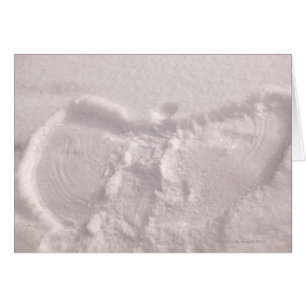Weißer Schnee aufgeprägt mit einem Schneengel