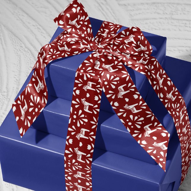 Weißer Schwedischer Dala Pferd Roter Urlaub Gesche Satinband (Scandinavian Swedish burgundy red and white Dala horse patterned ribbon)