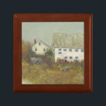 Weißer Stall Erinnerungskiste<br><div class="desc">Weißer Stall II von Marilyn Wendling. Weißes Gebäude und Zuhause inmitten von Blume auf dem Land.</div>