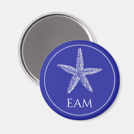 Weißer Starfish an der Küste auf Navy Blue Monogra Magnet
