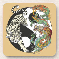 Weißer Tiger gegen grüner Drache im Yin-Yang