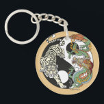 Weißer Tiger gegen grüner Drache im Yin Yang Schlüsselanhänger<br><div class="desc">Weiße Tiger gegen grüne Drachenenergie im Yang-Symbol für Harmonie und Gleichgewicht. Im Feng Shui sind Drache und Tiger sowohl innerhalb als auch außerhalb des Hauses wichtig. Illustration durch Insima</div>