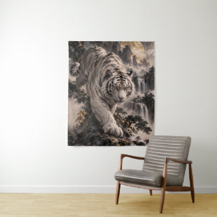 Weißer Tiger mit Vollmond und schneebedeckten Berg Wandteppich