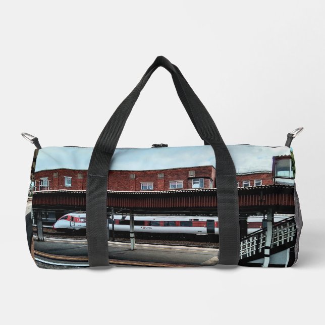 Weißer und roter Zug Duffle Bag (Vorderseite)