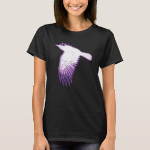 Weißer und violetter fliegender Rabe T-Shirt