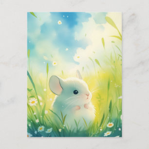Weißes Baby-Chinchilla auf sonniger grüner Wiese Postkarte