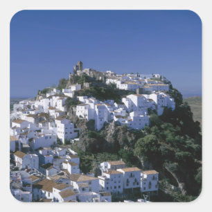 Weißes Dorf Casares, Andalusien, Spanien Quadratischer Aufkleber
